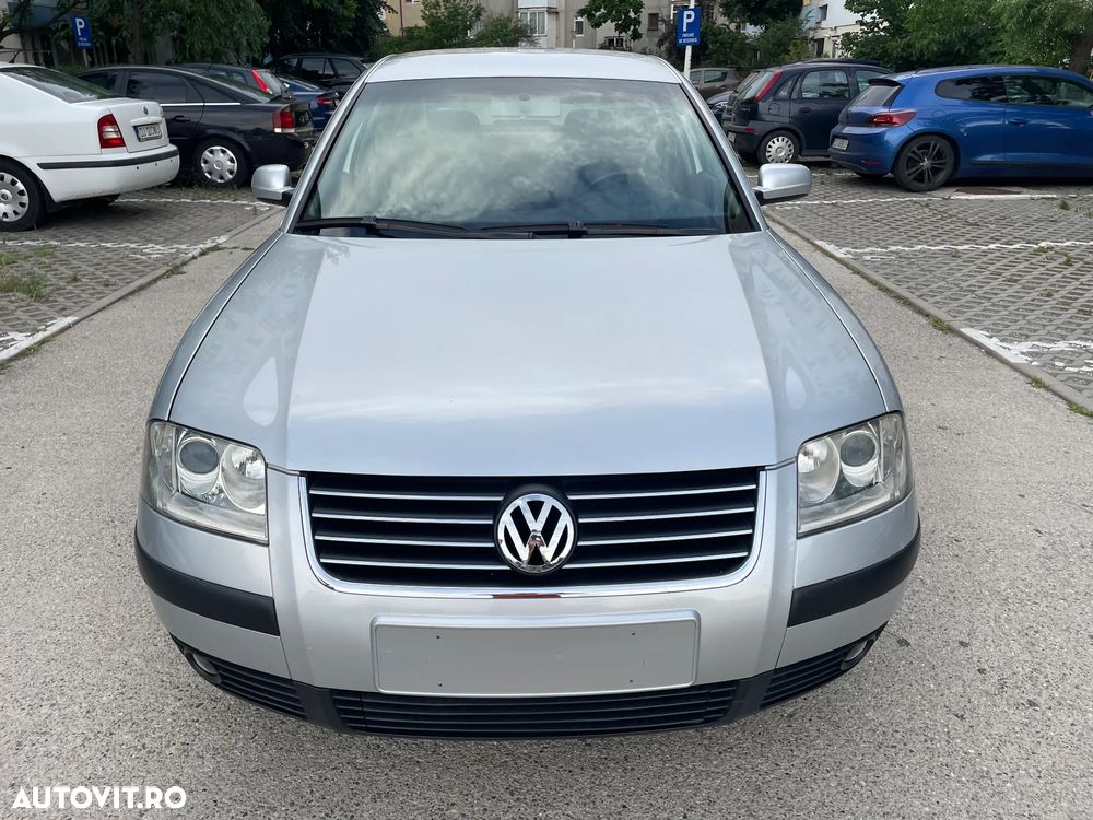 Volkswagen Passat 1.9 TDI Highline - 9