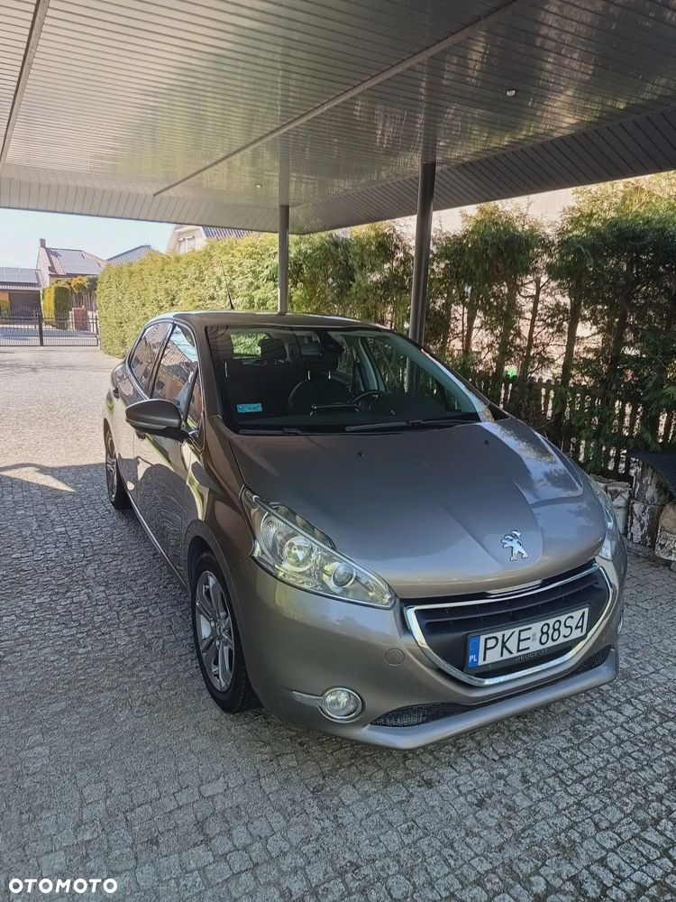 Peugeot 208 PureTech 82 Allure - 16