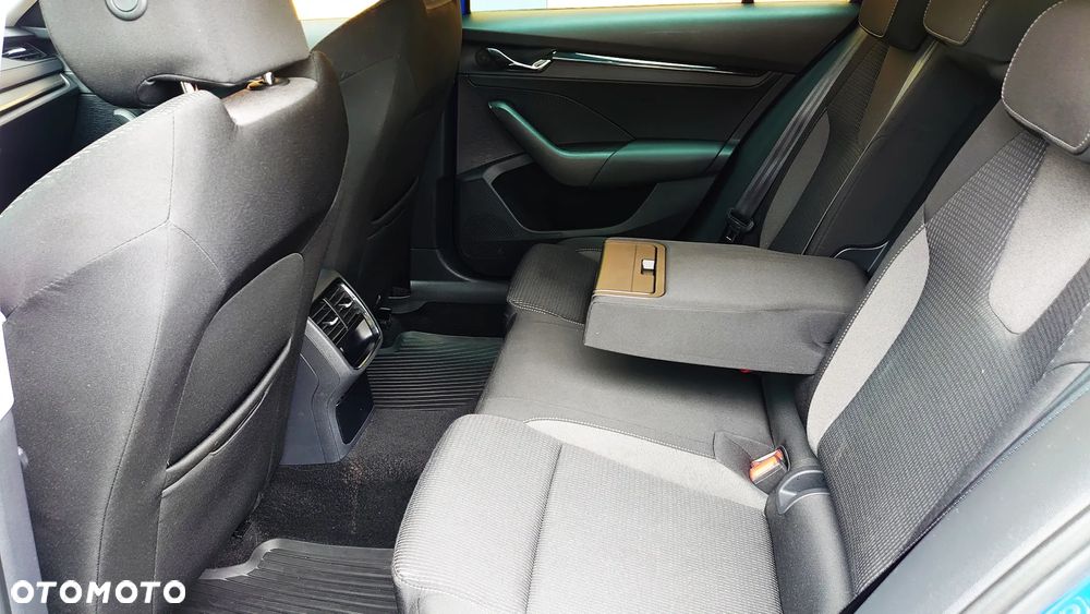 Skoda Octavia 2.0 TDI Ambition DSG - 10