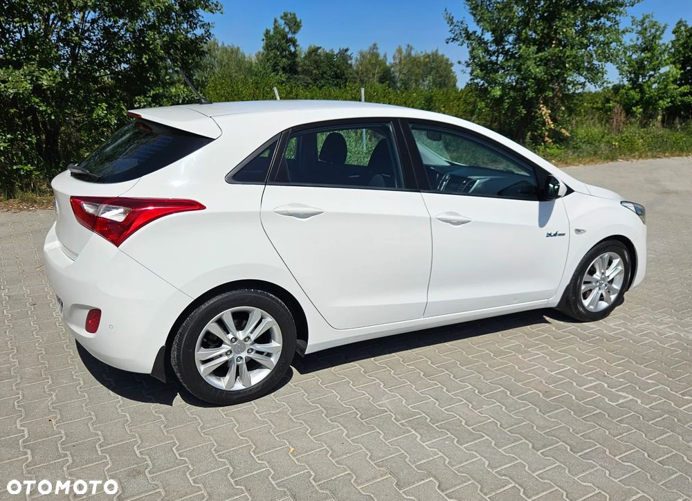 Hyundai i30 blue 1.6 CRDi Style - 4