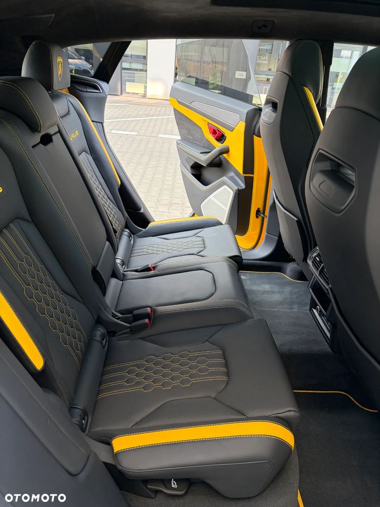 Lamborghini Urus - 15
