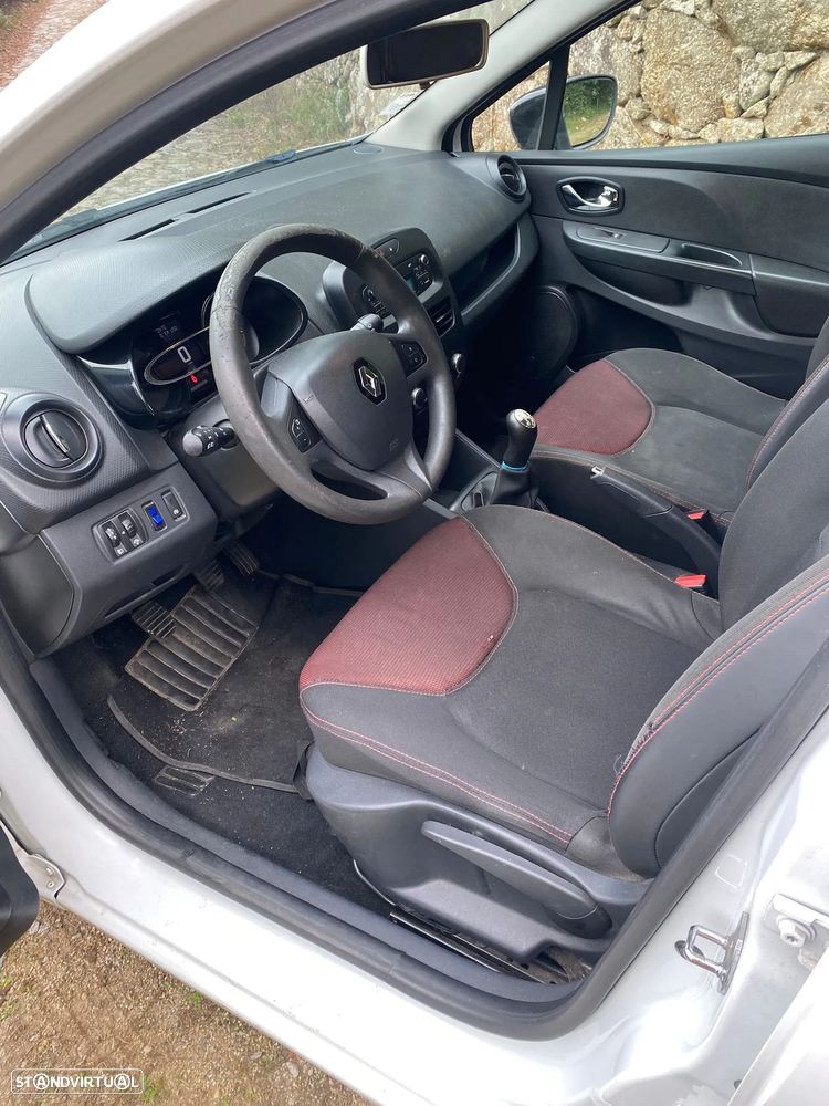 Renault Clio Sport Tourer - 9