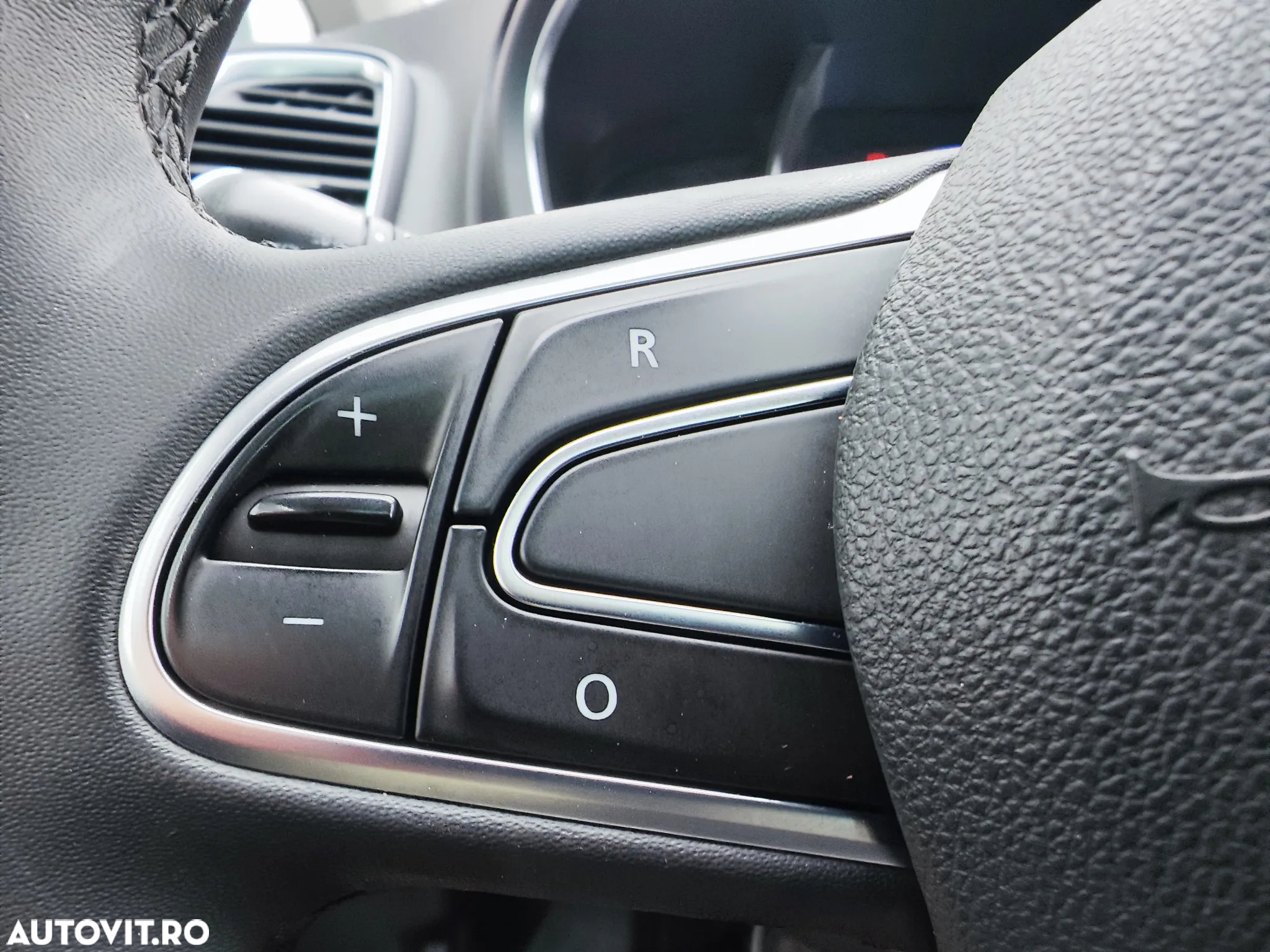 Renault Scenic BLUE dCi 120 EDC BUSINESS EDITION - 25