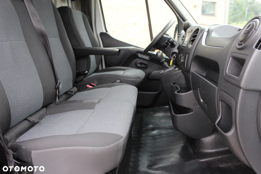 Nissan NV400 - 17