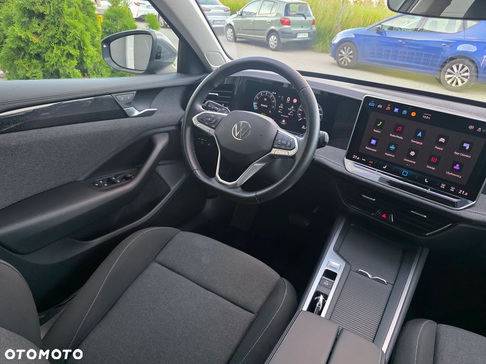 Volkswagen Passat - 18