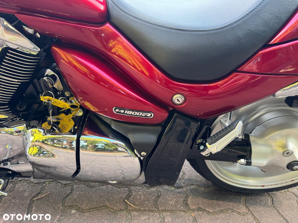 Suzuki Intruder - 16