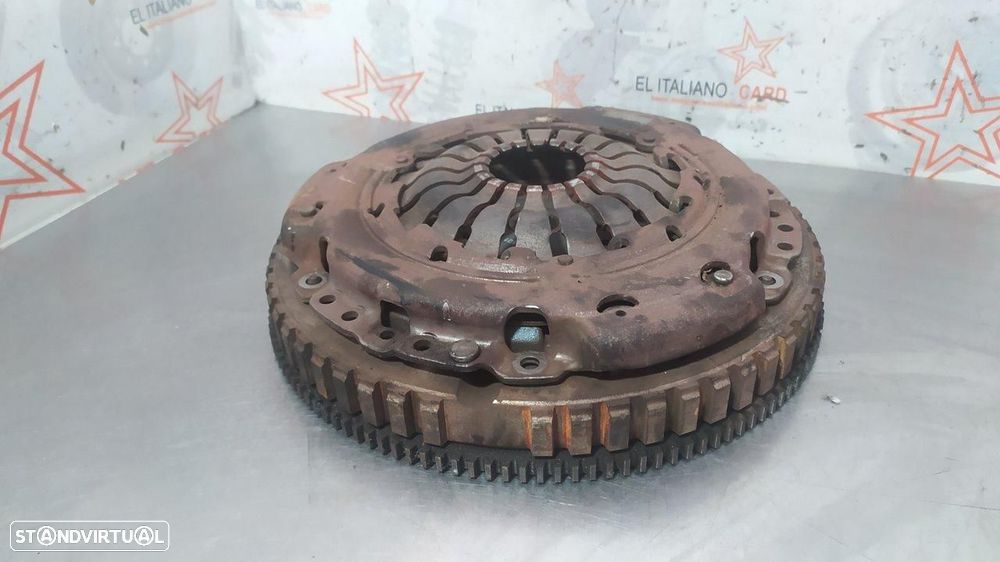 VOLANTE MOTOR RENAULT CLIO III - 1