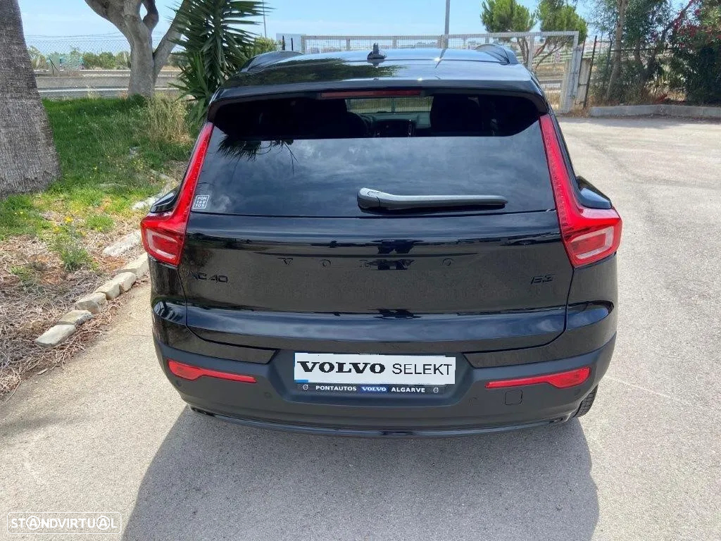 Volvo XC 40 2.0 B3 Black Edition - 5