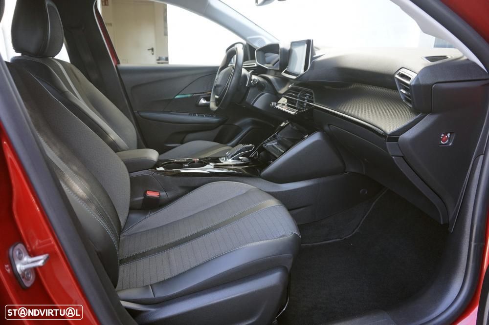 Peugeot 208 1.2 PureTech Allure EAT8 - 7