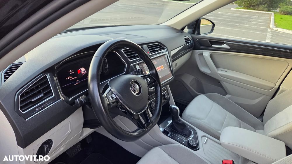 Volkswagen Tiguan Allspace 2.0 TDI 4Mot DSG R-Line - 39