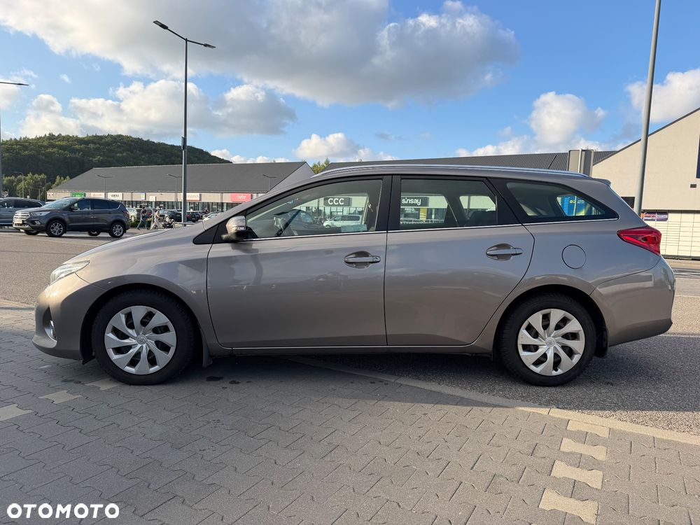 Toyota Auris 1.4 D-4D Premium - 2