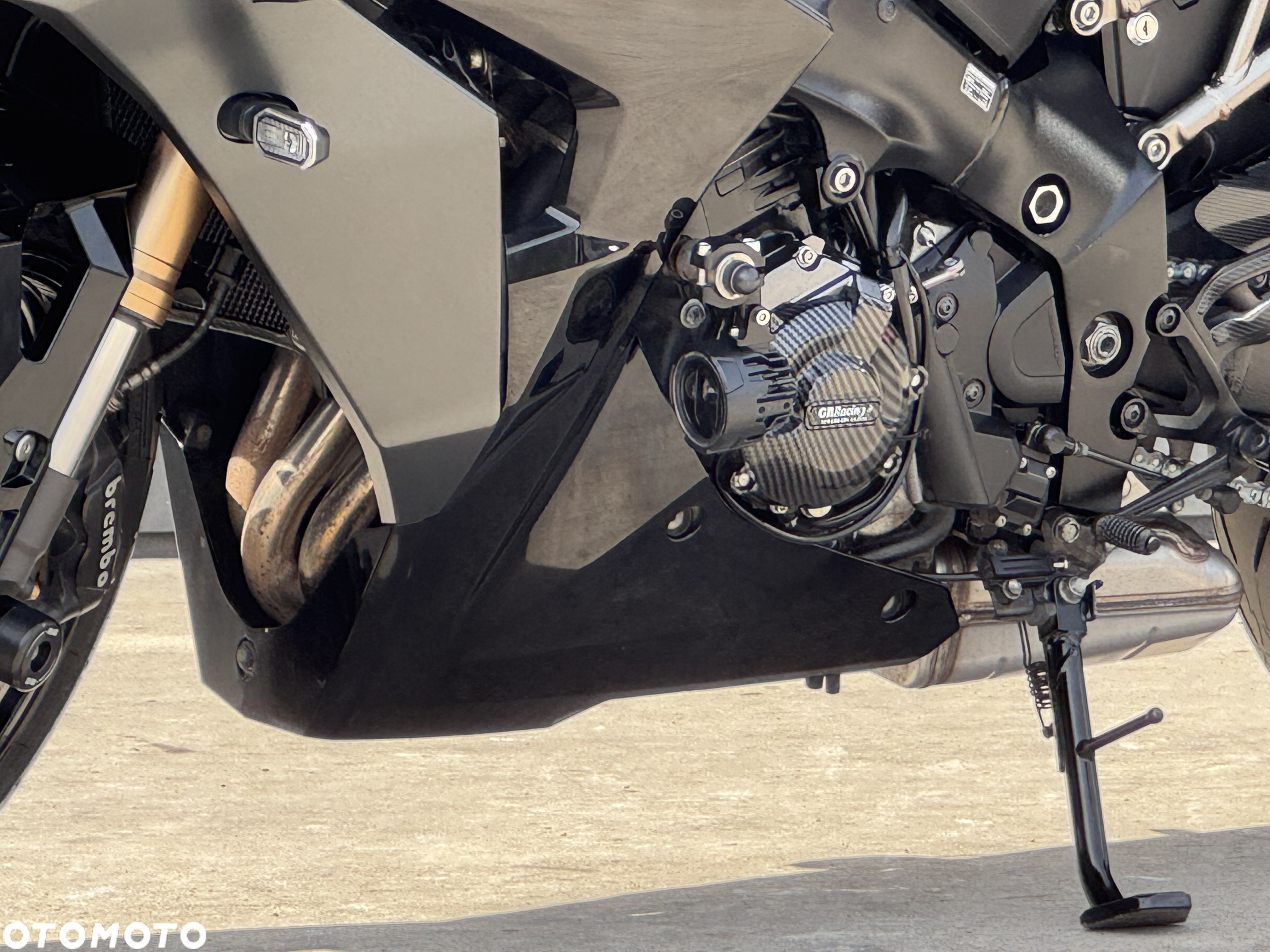 Suzuki GSX - 35