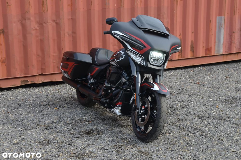 Harley-Davidson Touring Street Glide - 24