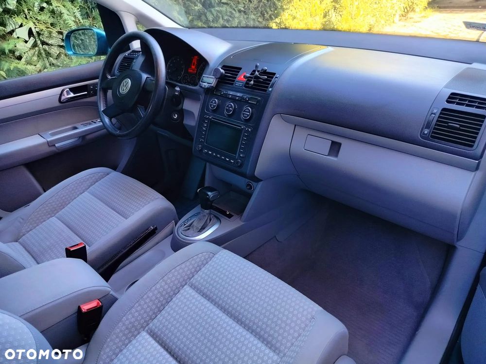 Volkswagen Touran - 26