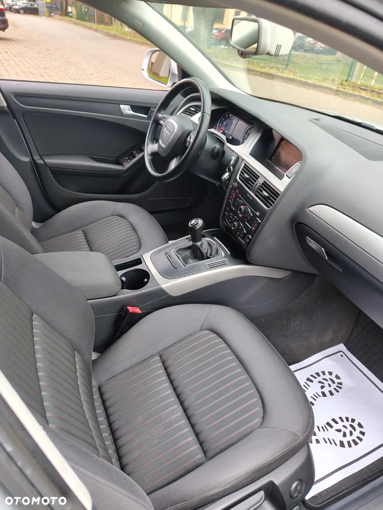 Audi A4 Limousine - 10