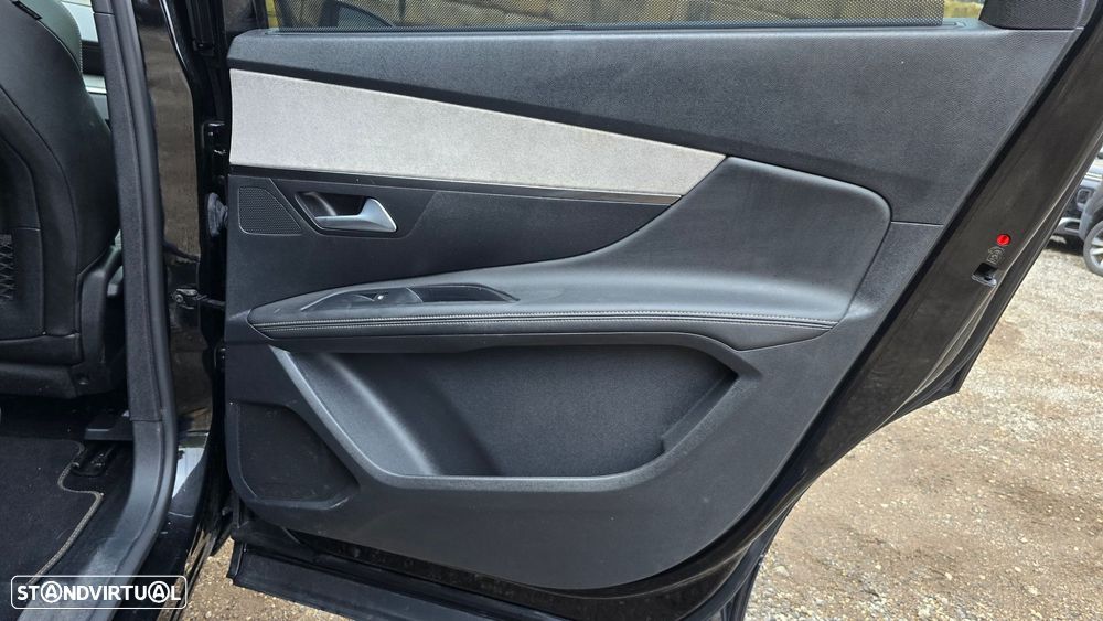 Peugeot 5008 1.5 BlueHDi GT EAT8 - 57