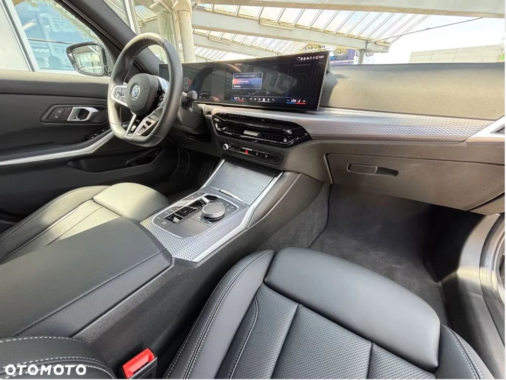 BMW Seria 3 318i M Sport - 10