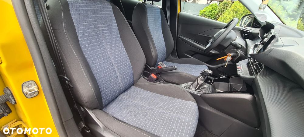 Peugeot 208 - 14