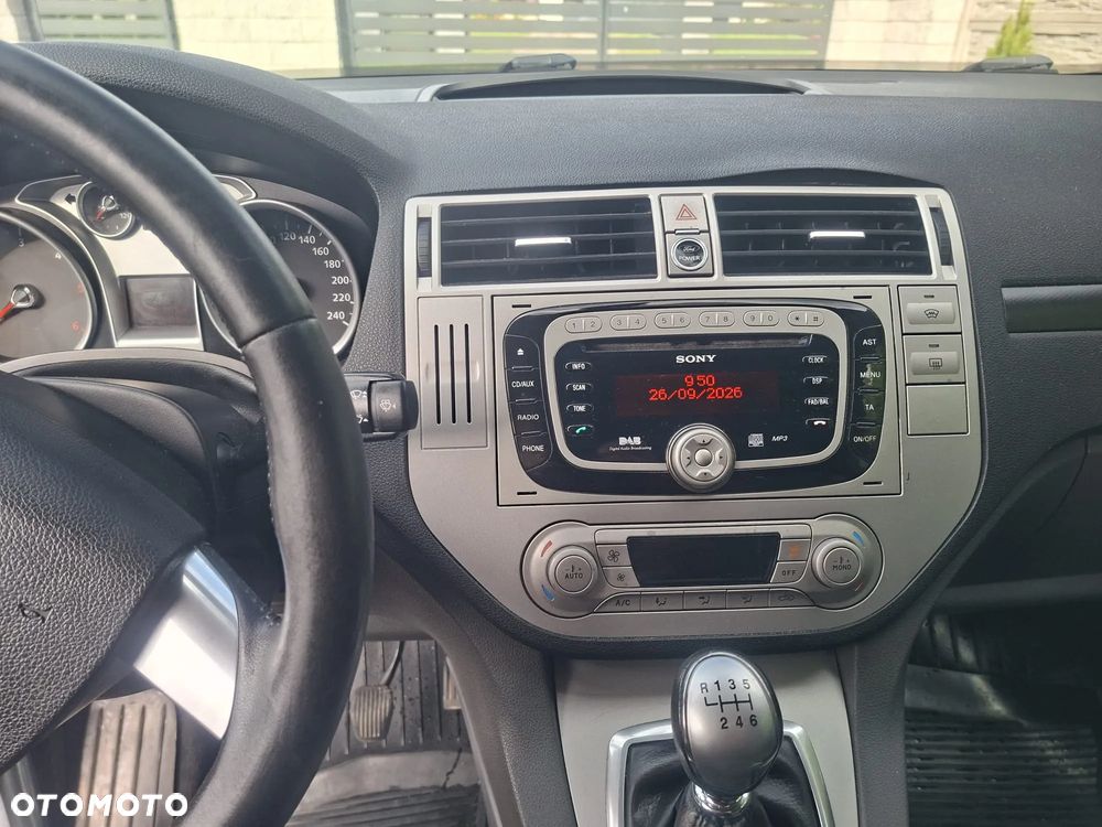 Ford Kuga - 24