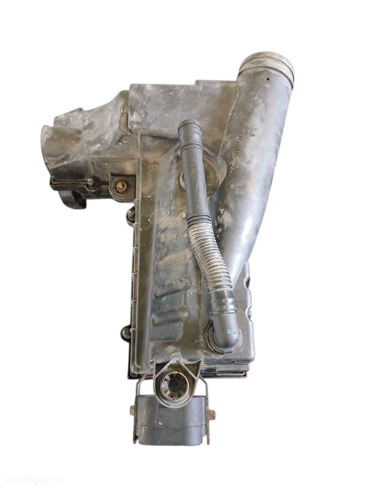 OBUDOWA FILTRA POWIETRZA VW PASSAT B6 1.9 TDI OBUDOWA FILTRA POWIETRZA - 3