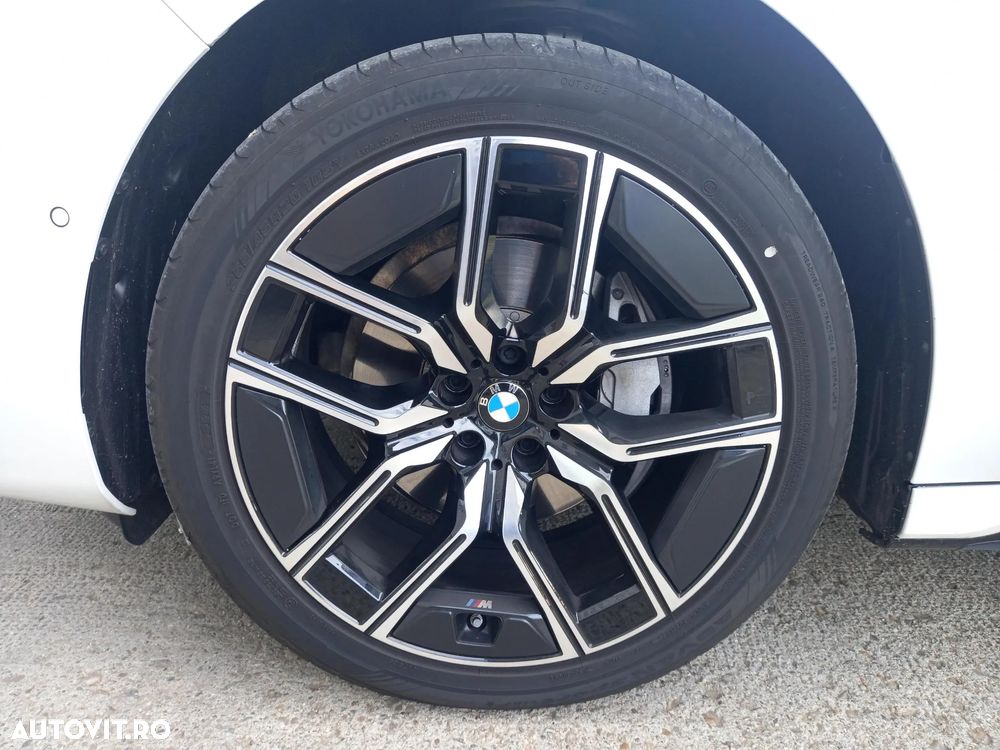 BMW Seria 7 740d xDrive MHEV - 18