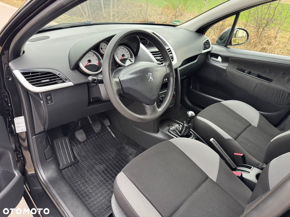 Peugeot 207 - 7