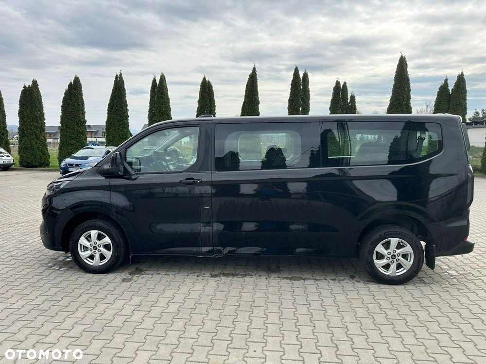 Ford Tourneo Custom - 3
