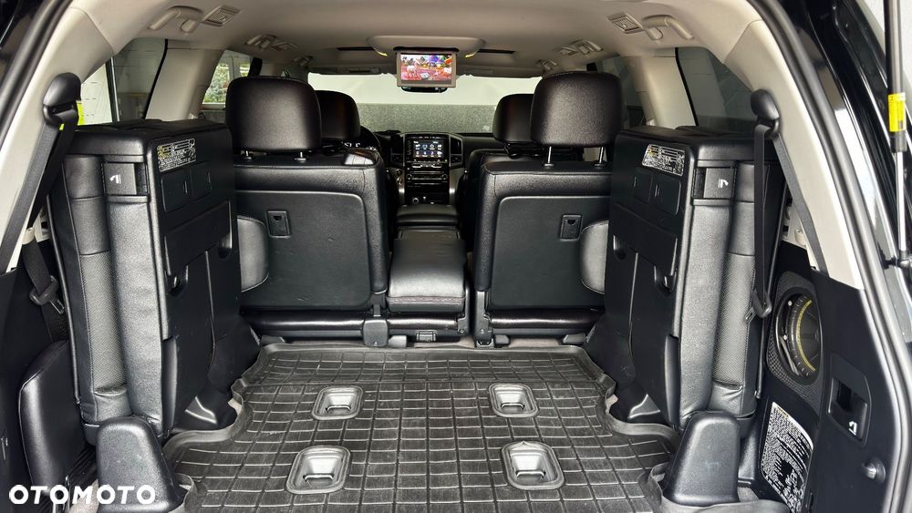 Toyota Land Cruiser - 16