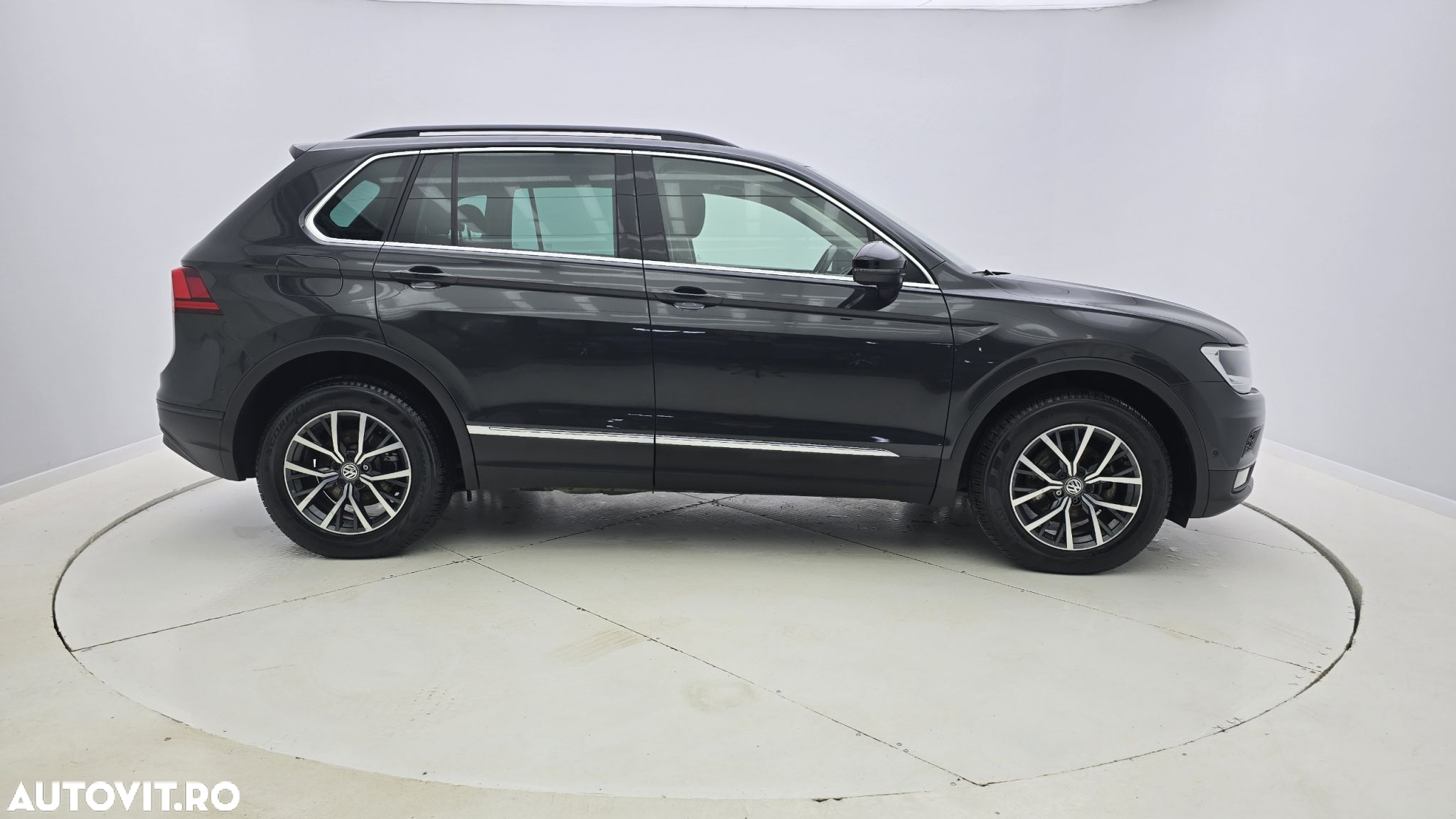 Volkswagen Tiguan 2.0 TDI 4Mot DSG Comfortline - 5