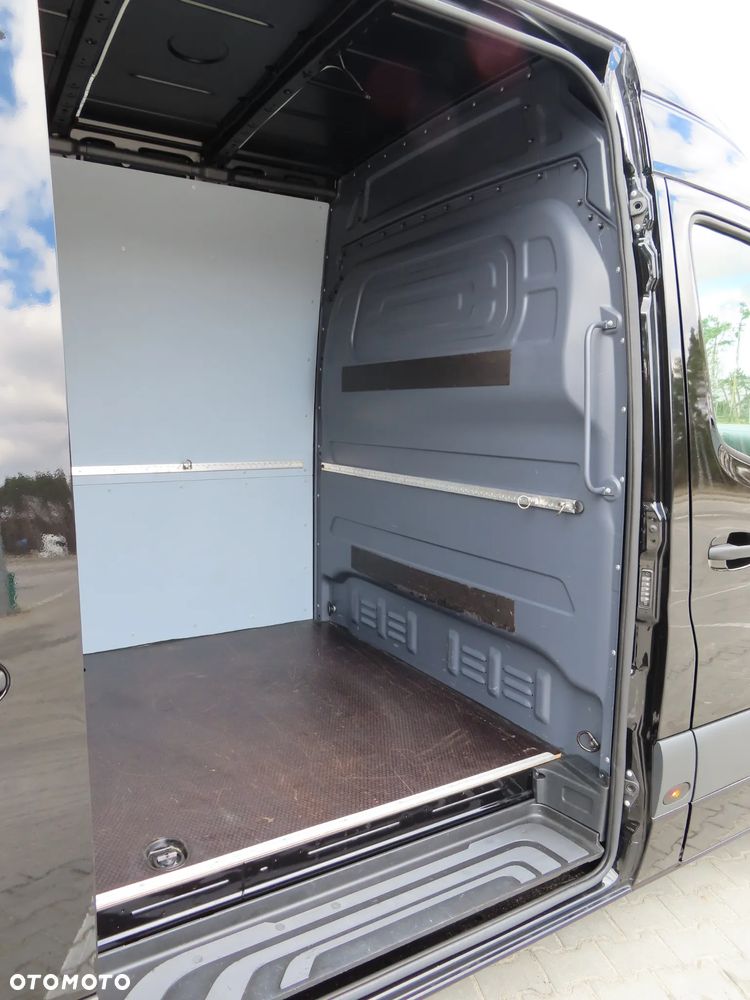Mercedes-Benz Sprinter 319 CDI 190 KM 9G-Tronic Automat Model 907 AMG Panamericana GT AMG Furgon Blaszak Ekstra Długi LONG MAXI + 4800 mm Zawieszenie Tylne Pneumatyczne Adaptacyjne WZMACNIANY Rozstaw Osi 4325 mm Ładowność 941 Kg HAK 2800 Kg FULL Opcja Wyposażenia Stan Auta Nowy Jak Z Salonu OKAZJA DOSTEPNY I GOTOWY - 22