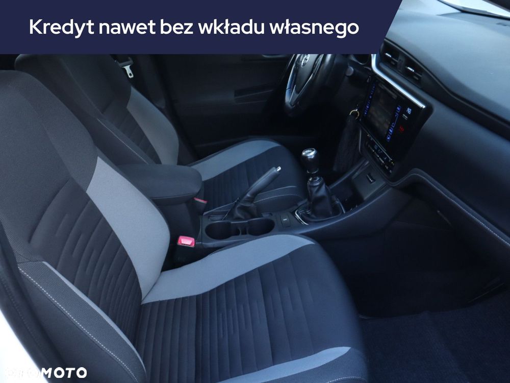 Toyota Auris - 10