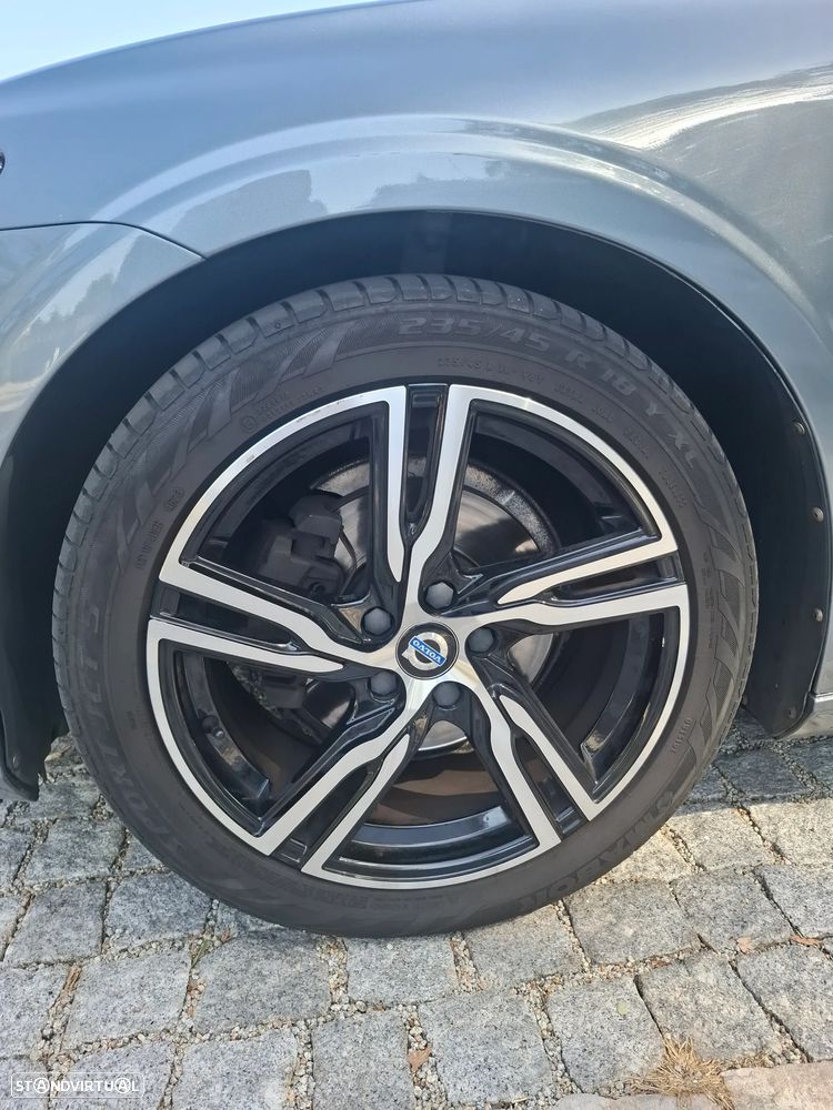 Volvo V60 2.0 D3 Momentum Geartronic - 5