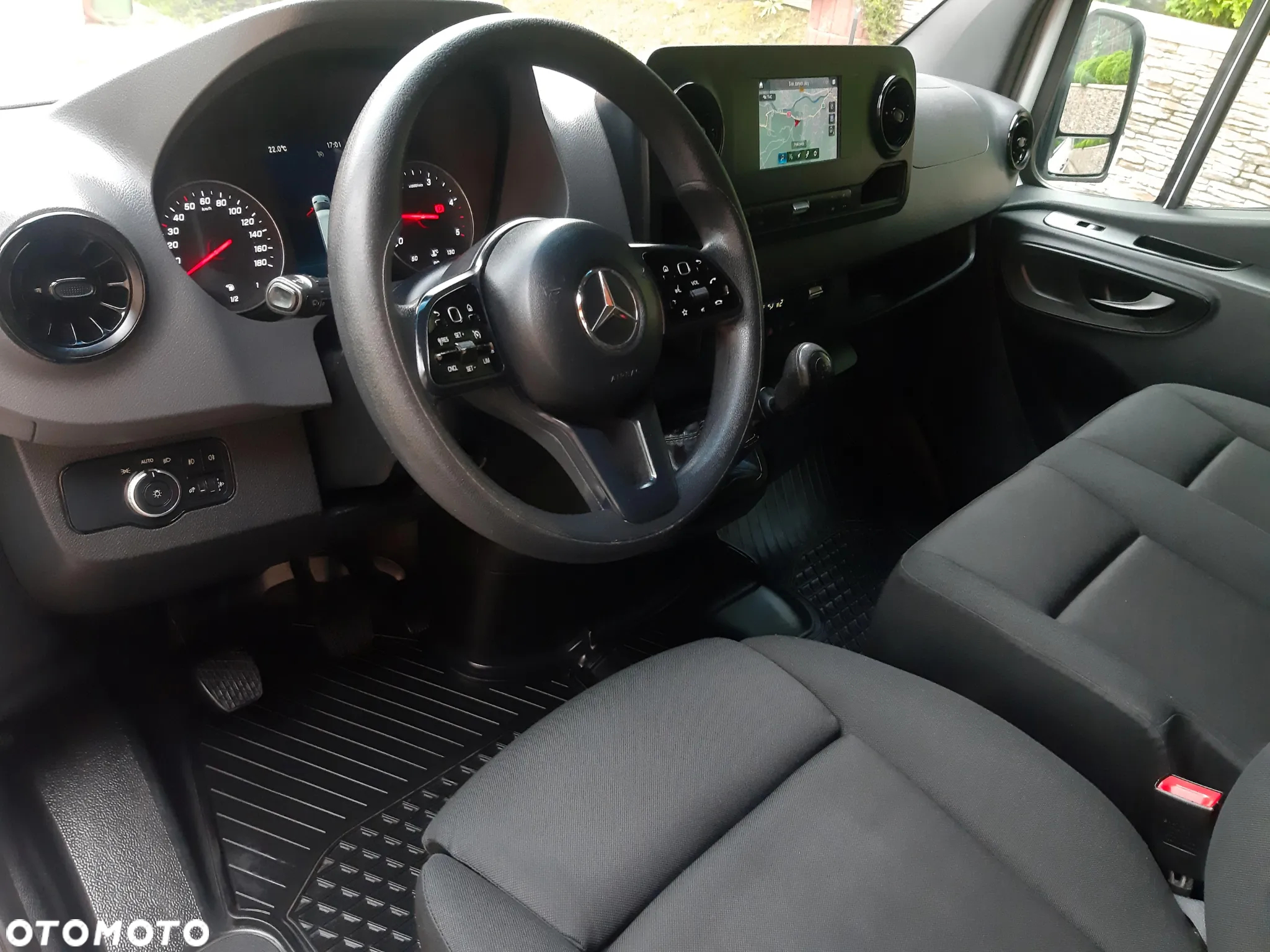 Mercedes-Benz Sprinter - 16