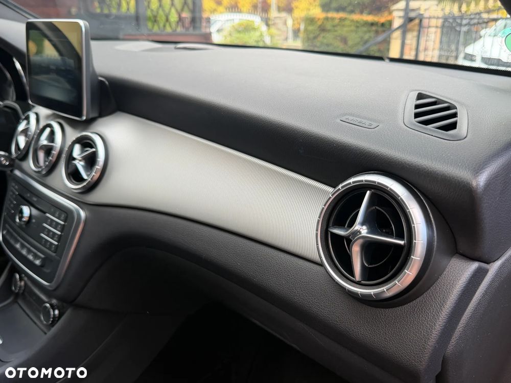Mercedes-Benz CLA 2015