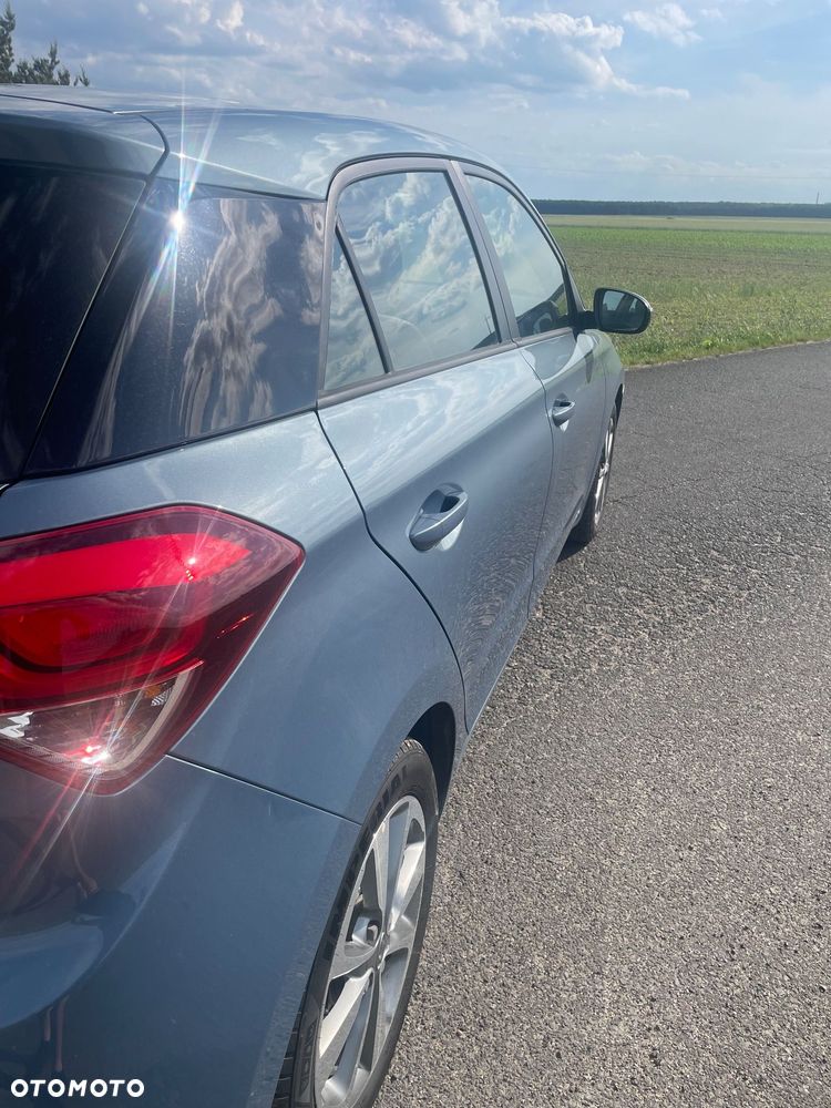 Hyundai i20 1.1 CRDi YES Silver - 6