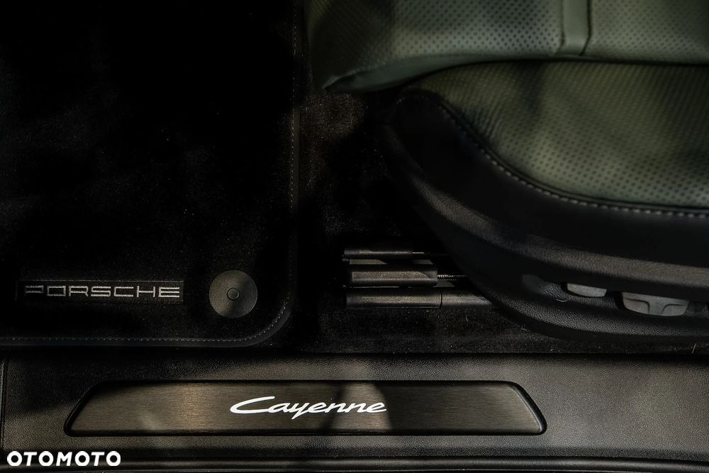 Porsche Cayenne Black Edition - 35