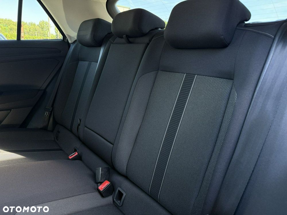 Volkswagen T-Roc 1.5 TSI Life - 32