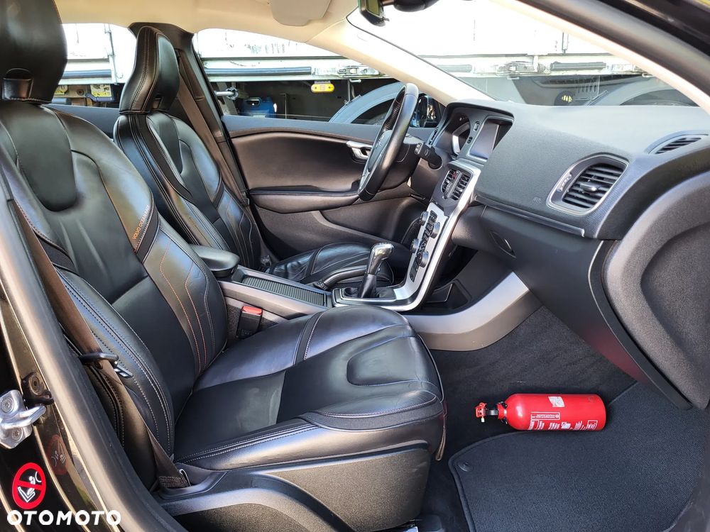 Volvo V40 D2 Drive-E Ocean Race - 32