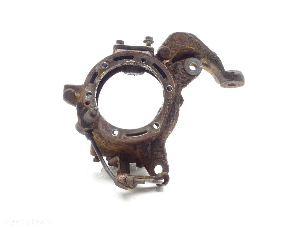 Piasta zwrotnica prawy przód prawa nissan patrol gr y61 3.0 di