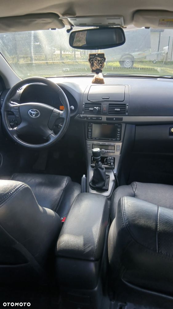 Toyota Avensis 2.2 D-4D Prestige Premium - 4