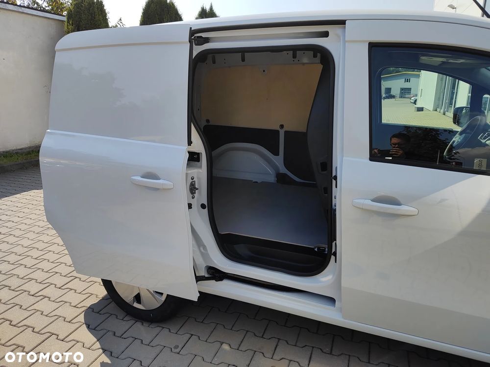 Nissan Townstar Van - 11