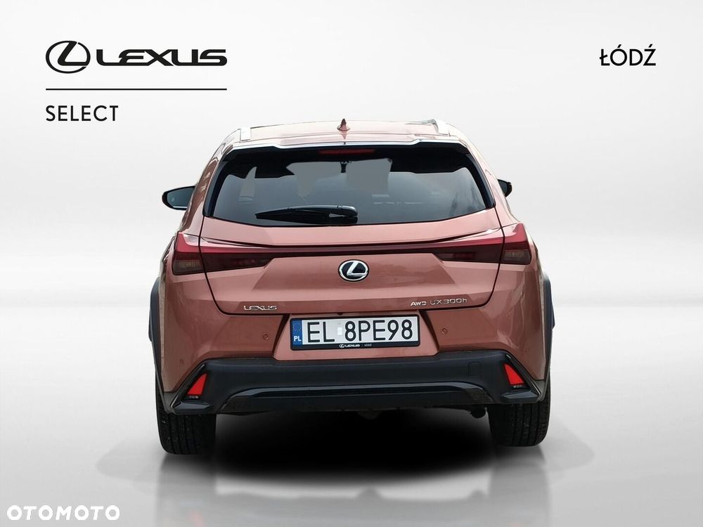 Lexus UX - 5
