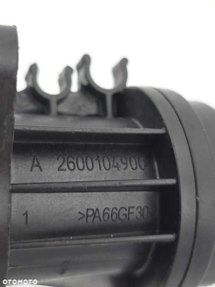 NOWY ORYGINALNY WĄŻ PRZEWÓD WLEWU OLEJU MERCEDES M260 2.0T A2600104900 - 2