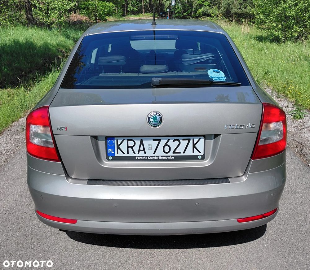Skoda Octavia 1.6 Ambiente EU5 - 8