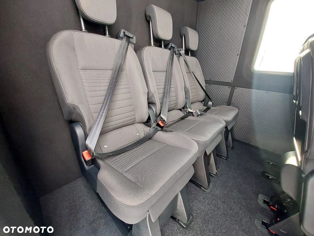 Mercedes-Benz Sprinter - 20