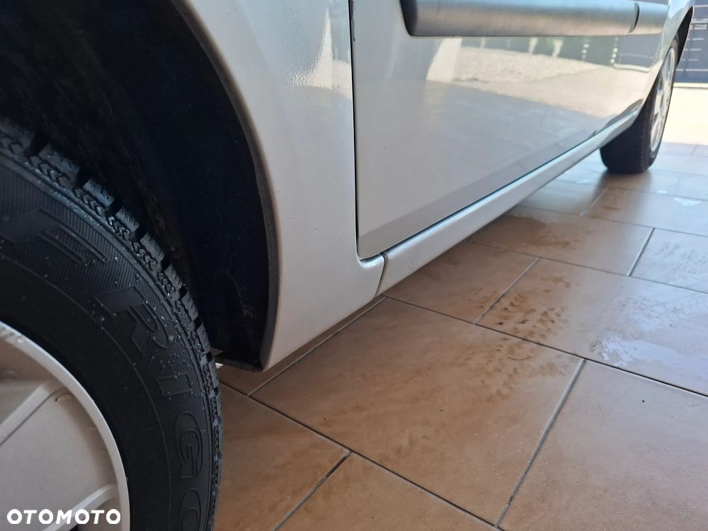 Ford Fiesta 1.3 Style - 25