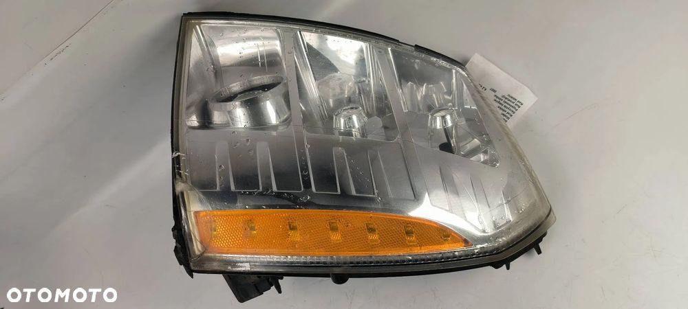 Lampa lewa przód Cadillac Escalade 6.2  2007r. - 1
