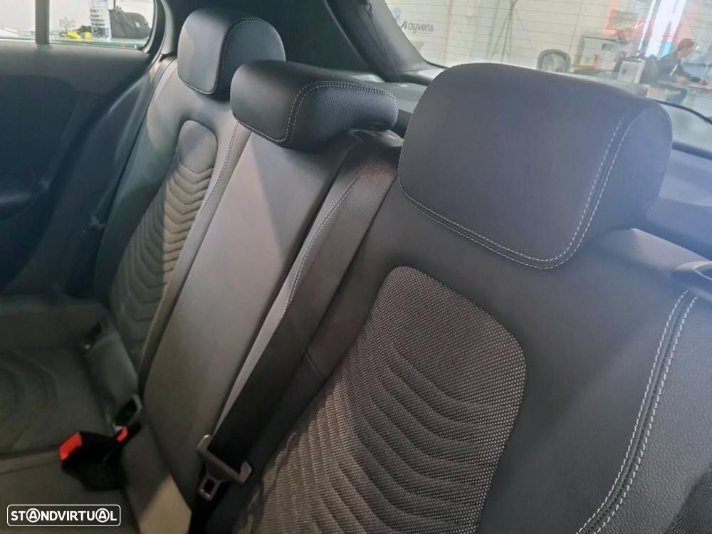 Mercedes-Benz A 250 e Style Plus - 13