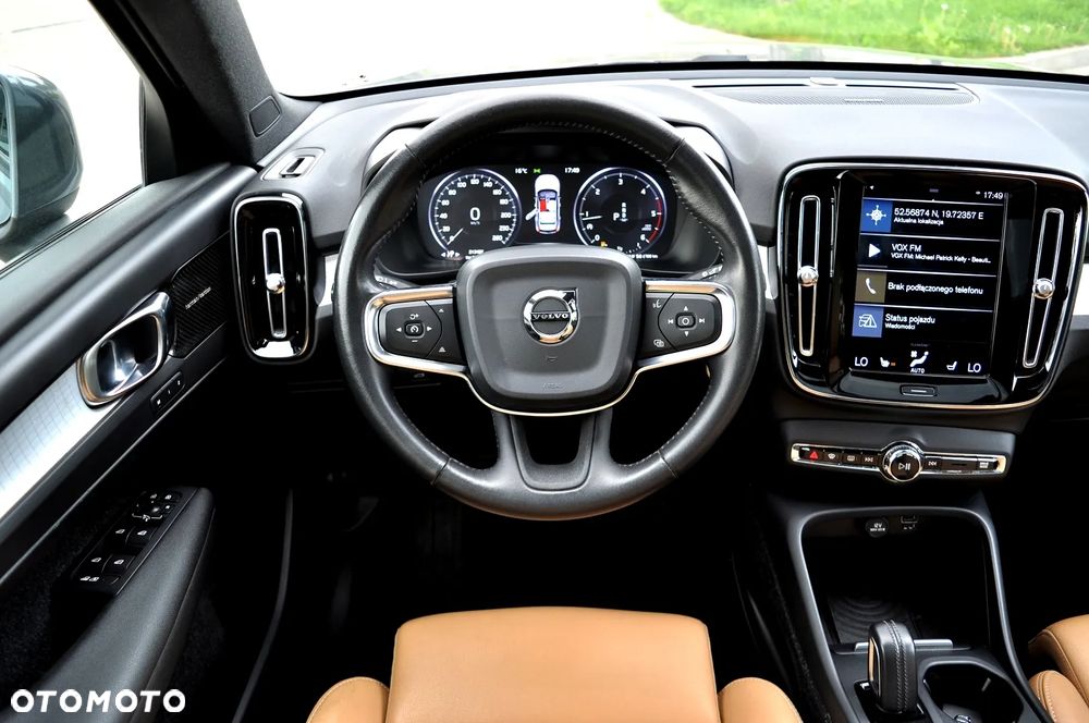 Volvo XC 40 D4 AWD Momentum Pro - 25