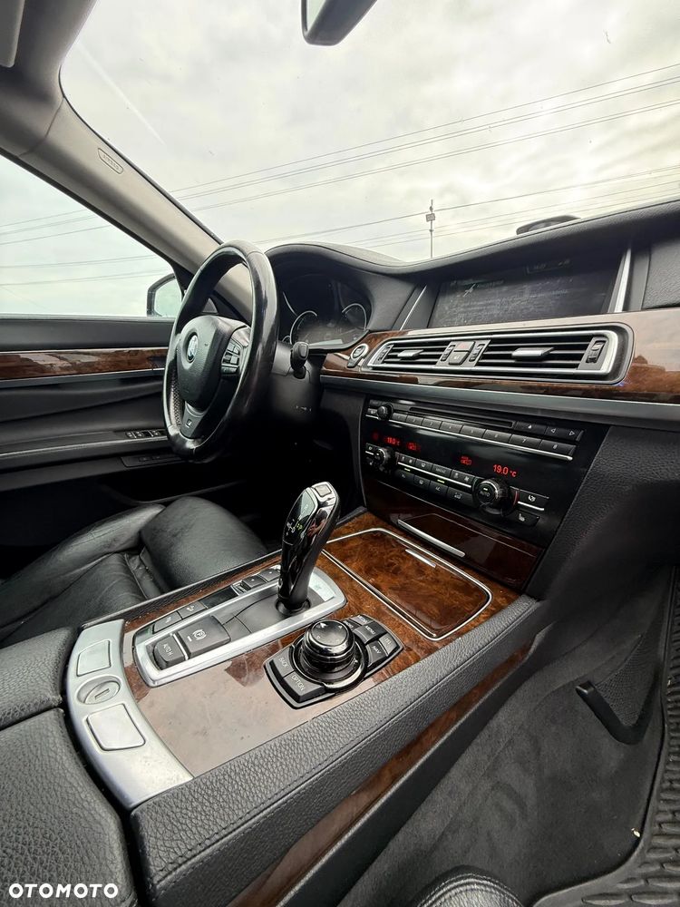 BMW Seria 7 750d xDrive - 19